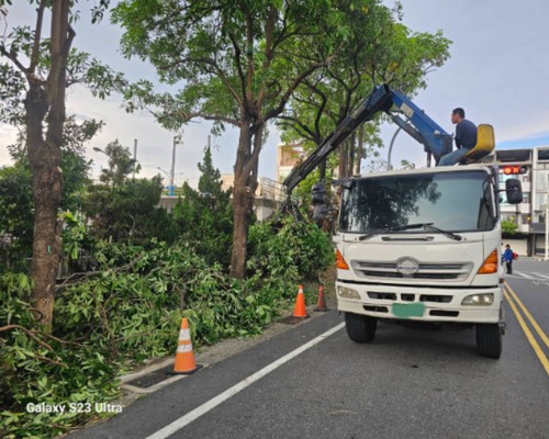 台南怪手破碎機整地, 台南怪手建地整地費用, 台南怪手空地整地費用, 台南怪手整地, 台南怪手山坡地整地費用, 台南土方開挖, 
                    台南農地整地, 台南整地填土, 台南環保廢棄物清運, 台南廢棄物清運